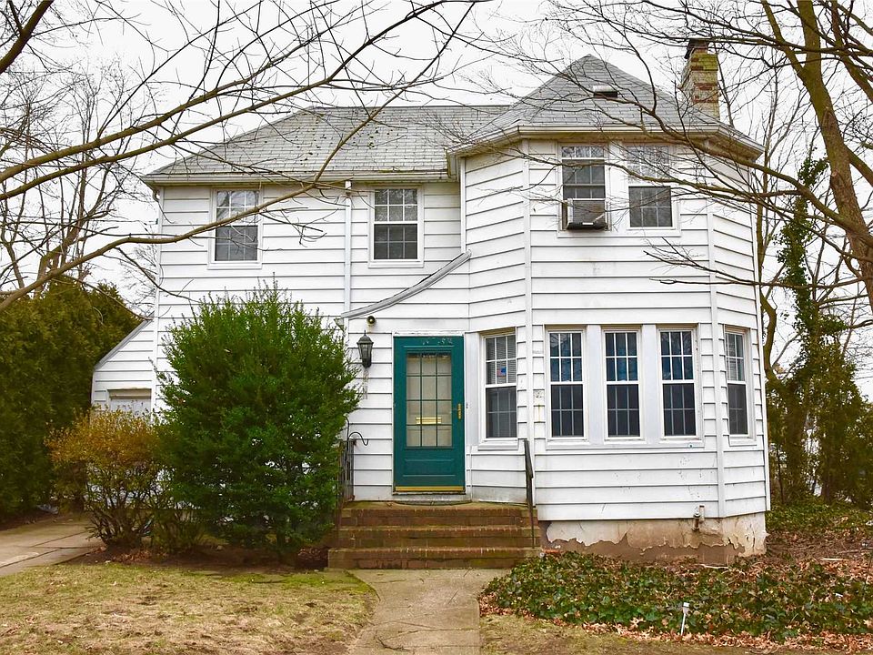 1st image of 10 Salisbury Ave