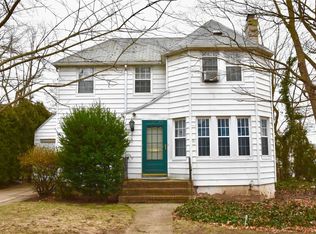 10 Salisbury Ave, Garden City, NY 11530