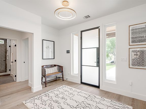 4th image of 400 Krebs Ln