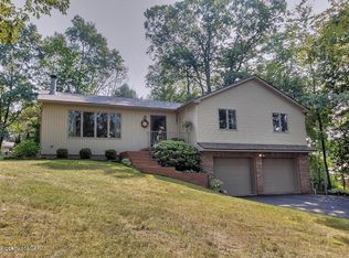 50 Gates Rd, Shavertown, PA 18708