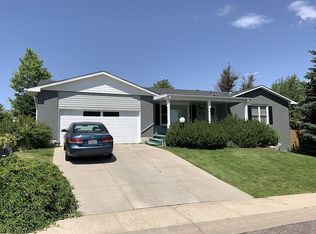 5308 Gateway Dr, Cheyenne, WY 82009