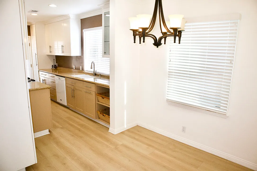 721 Ave A - . — Photo 4