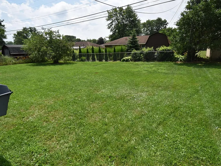 7075 Bartlett Rd — Photo 24