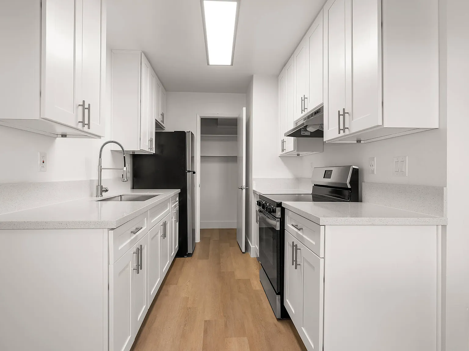 Terre at 989 Peach — Photo 3