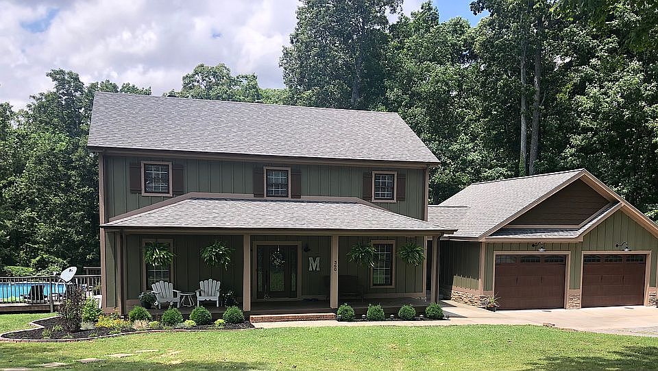 1st image of 360 Camelot Dr