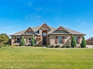 811 Valley Ln, Springdale, AR 72762
