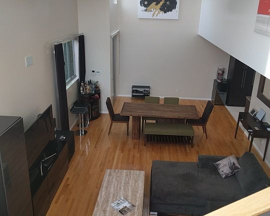 2nd image of 511 1/2 San Juan Ave