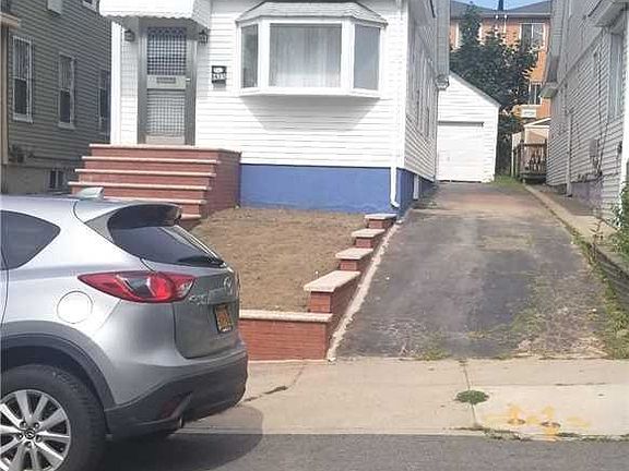 3rd image of 8425 168th Pl