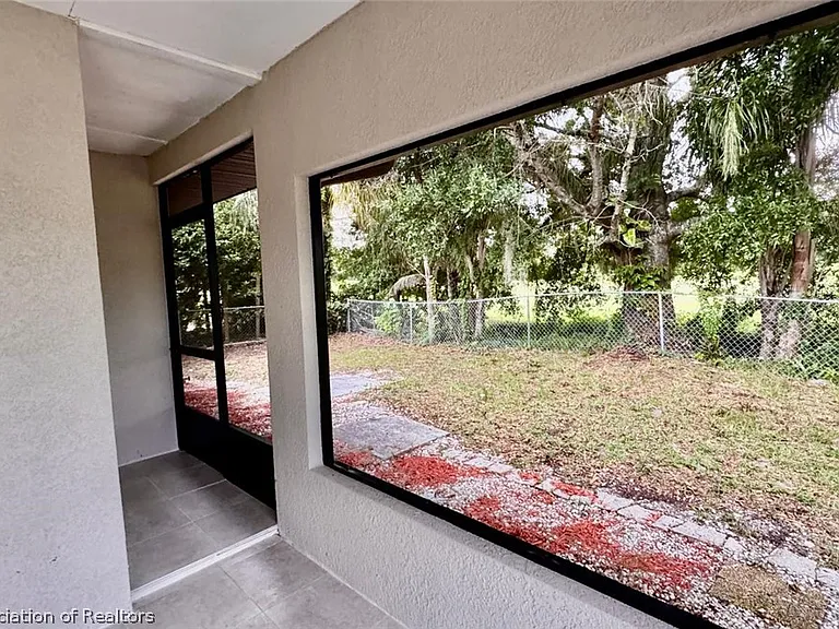 3252 Golfview Rd — Photo 15