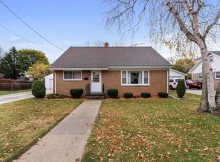 2131 32nd St, Two Rivers, WI 54241