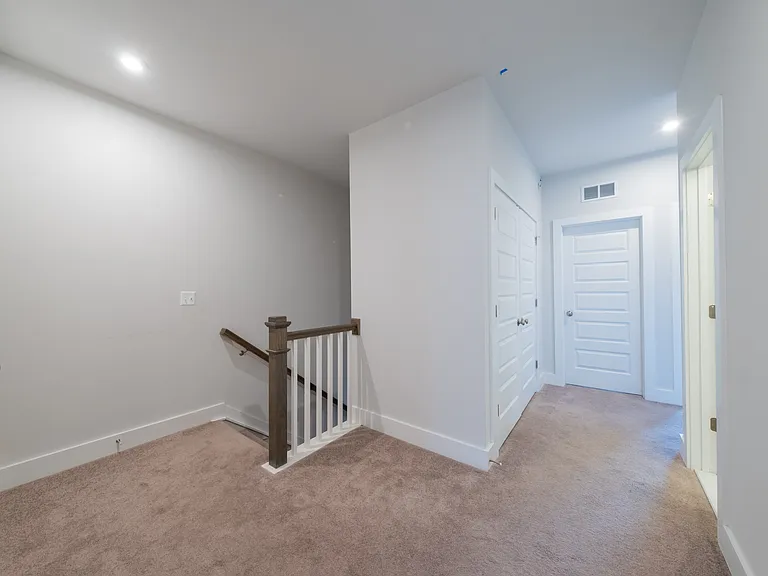 2707 Acadia Dr #B — Photo 32