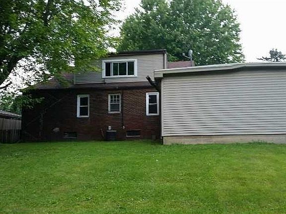 4th image of 1353 Burlington Ave