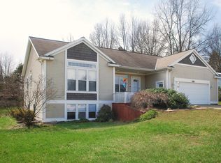 9430 Prairie Ridge Ct, Zeeland, MI 49464