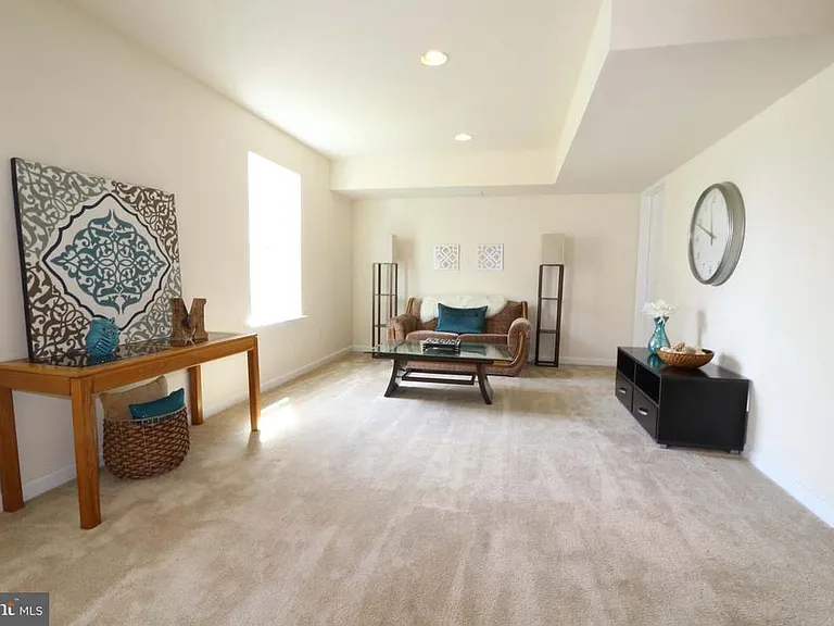 145 Time Cir — Photo 24