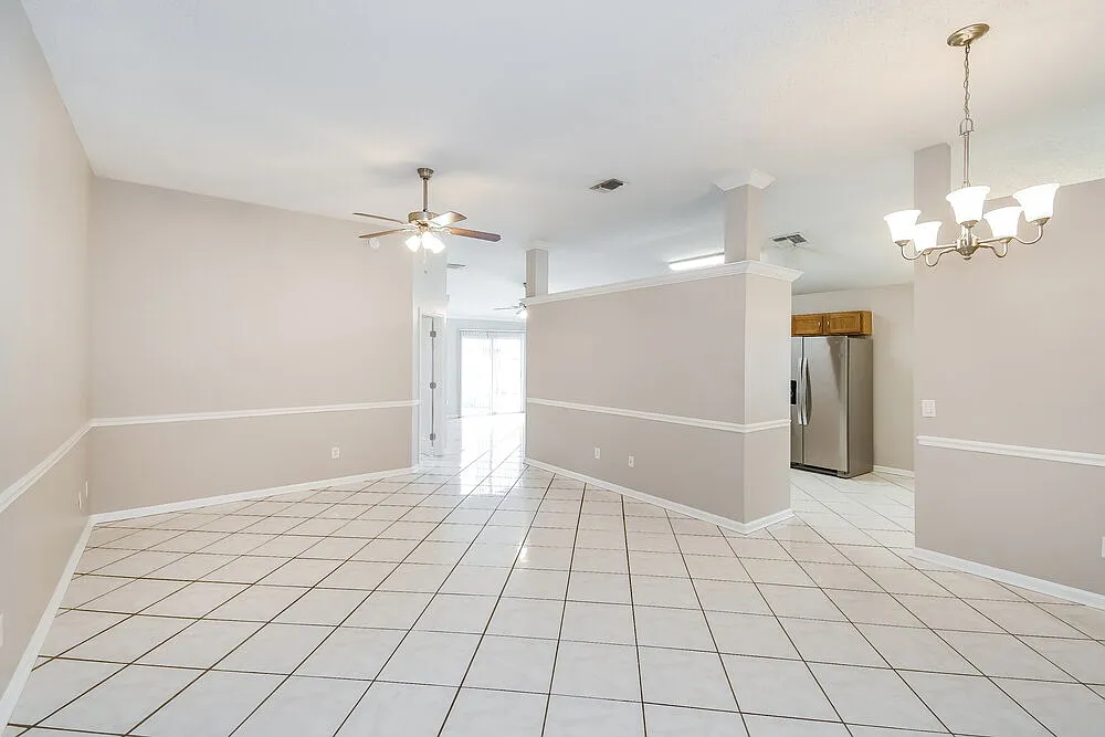 4 bed, 2.0 bath, 1761 sqft, $2,920 — Photo 4