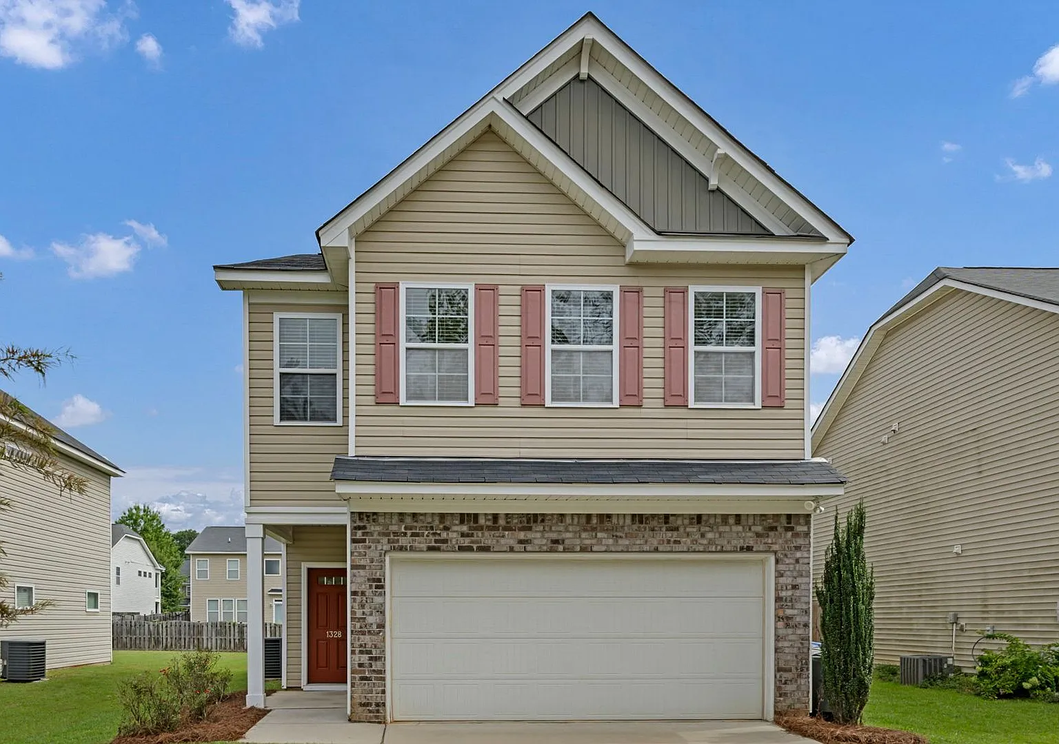 Located In Southeast - Congaree Pointe — Photo 1