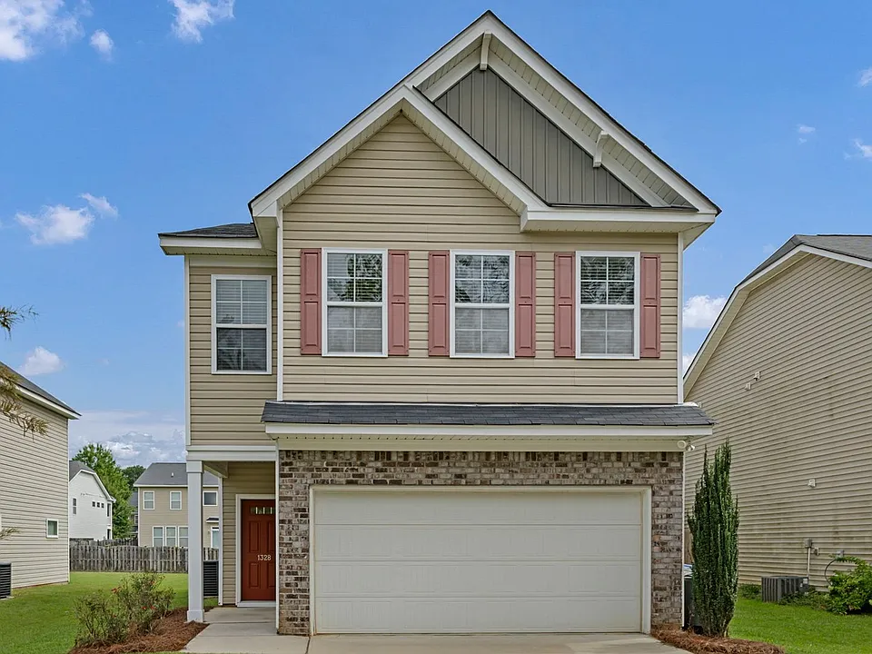 1328 Poinsett Loop