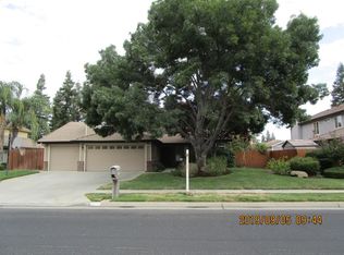 1681 Cromwell Ave, Clovis, CA 93611