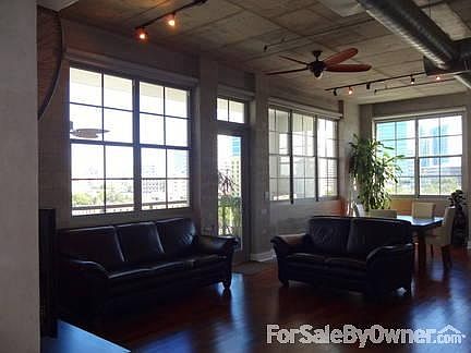 2nd image of 411 1st Ave #601