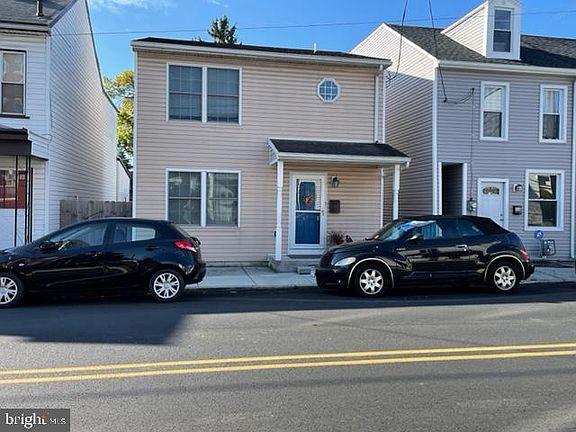 4th image of 328 Lehman St