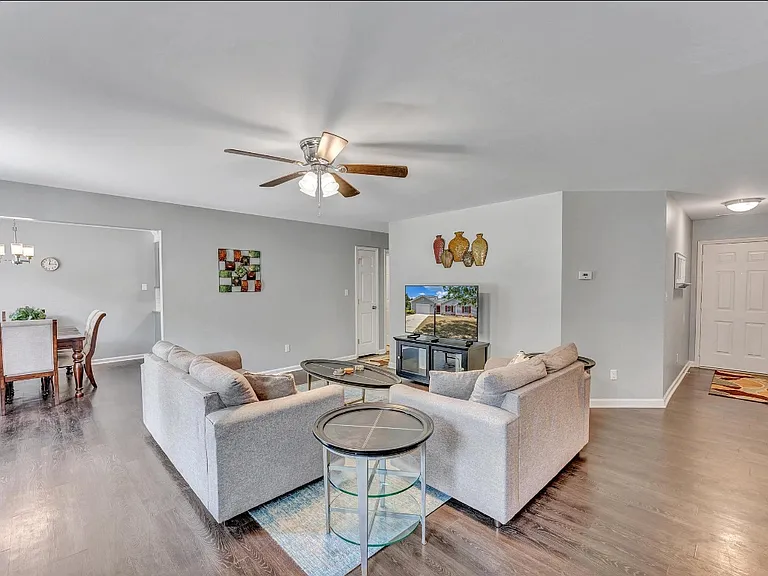 1801 Balfour Downs Cir — Photo 5