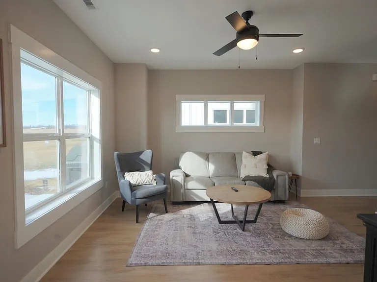 1208 S Linn St — Photo 10