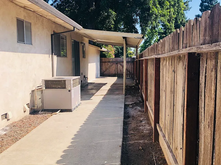 968 Cyndi Cir #B — Photo 14
