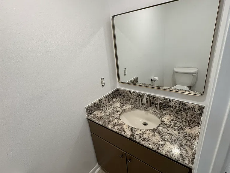 7655 S Braeswood Blvd #8 — Photo 7