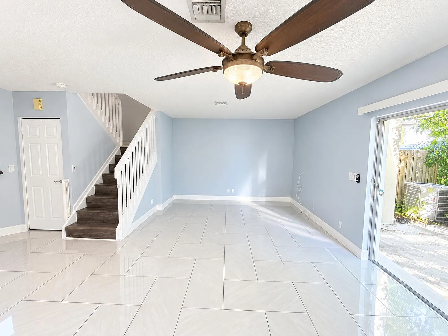 3 bed, 2.5 bath, 1386 sqft, $2,900 — Photo 4