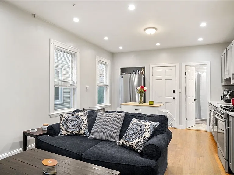 17 Howes St #1 — Photo 3