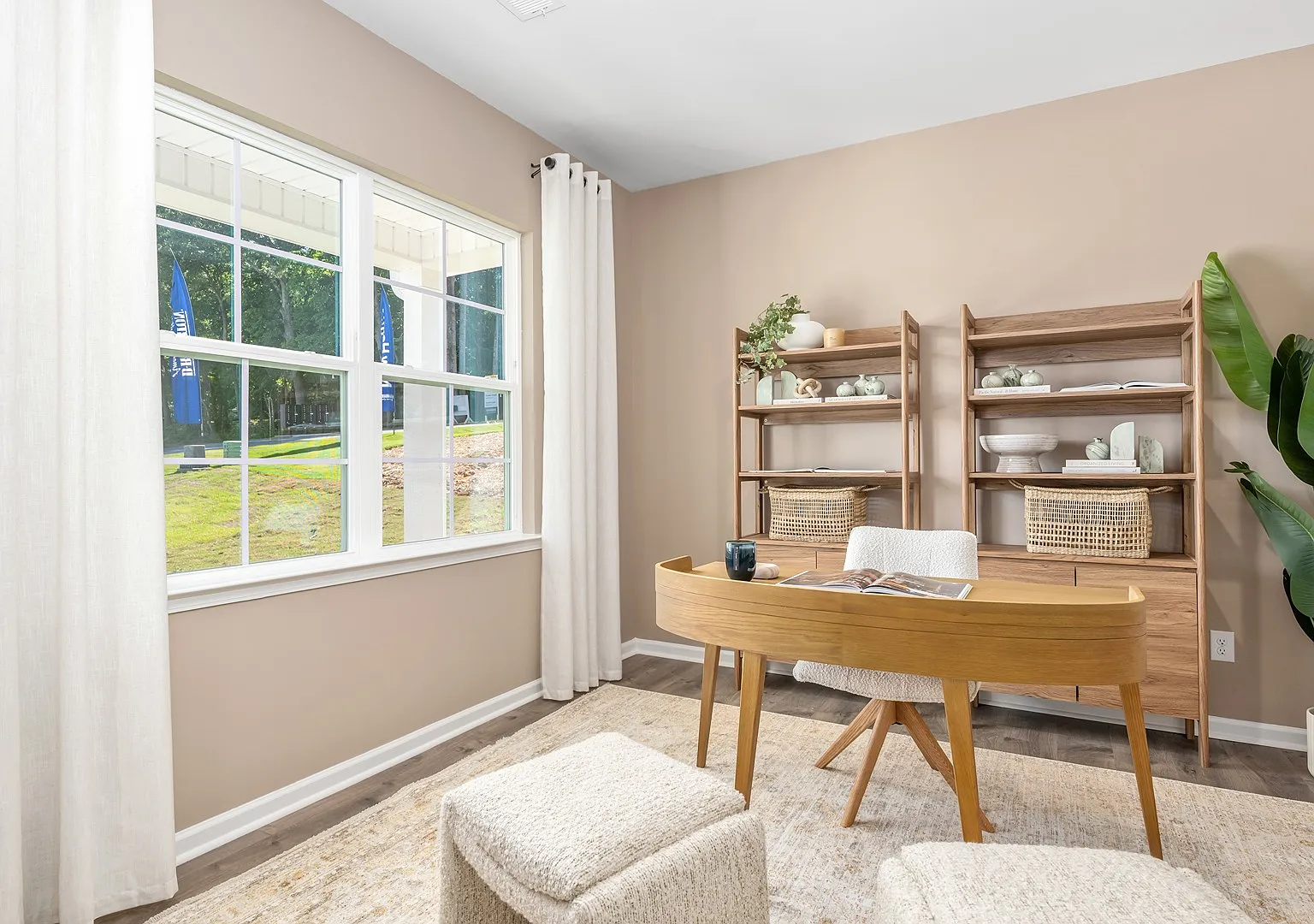 5 bed, 2511 sqft, $2,550 — Photo 4