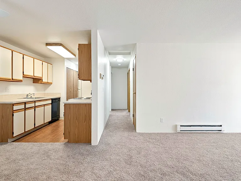 Glenbrook Apartments — Photo 12