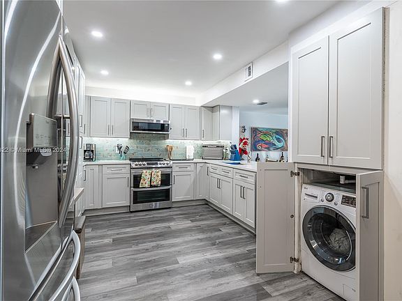 3rd image of 640 Tennis Club Dr APT 310