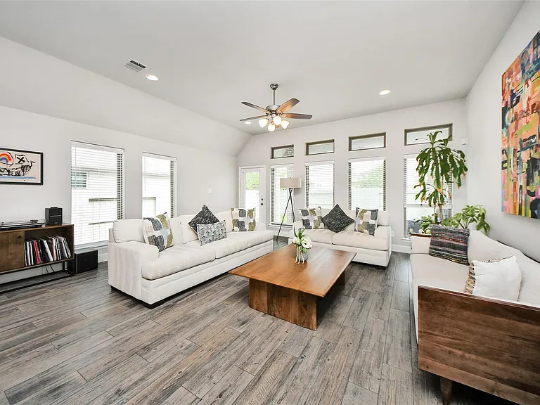 2206 Forest Trace Ln — Photo 17