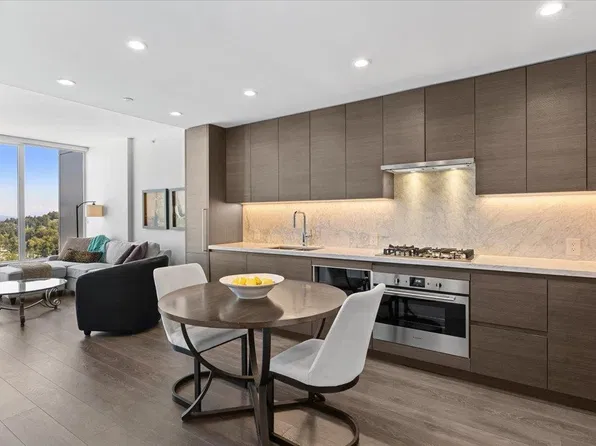 305 Morrissey Rd #2203, Pt Moody, BC V3H 0M3