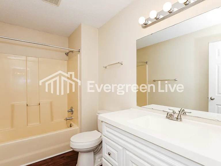 11359 Shady Hollow Ln — Photo 9