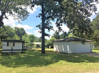 146 E Paradise Dr, Trinity, TX 75862