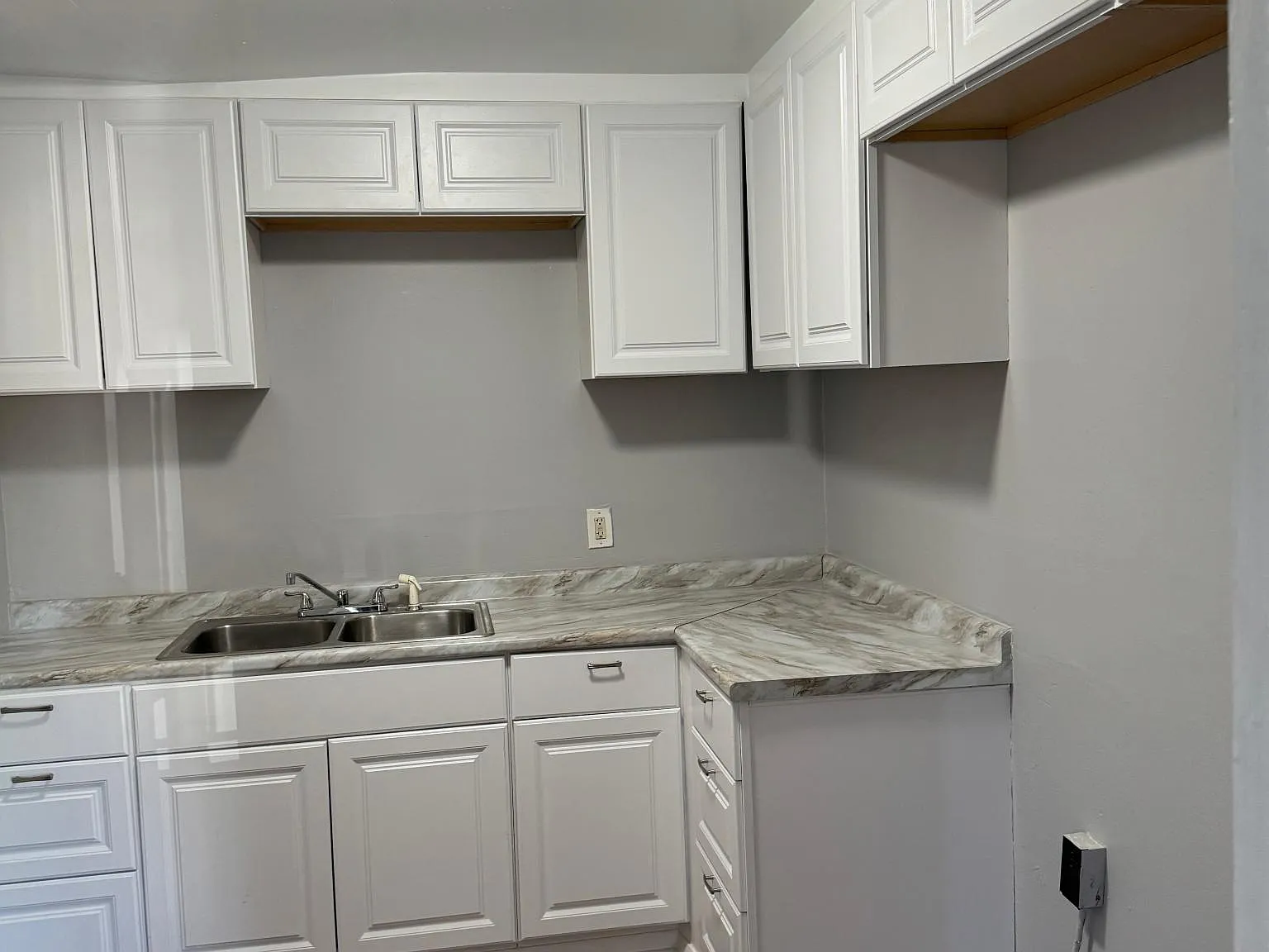 3 bed, 960 sqft, $1,000 — Photo 4
