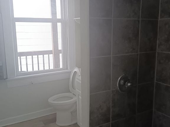 3rd image of 421 Southview Ave #1