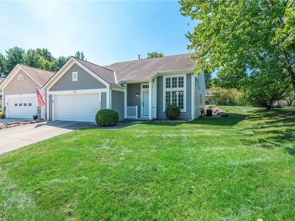19252 Hidden Woods Ln, Strongsville, OH 44136