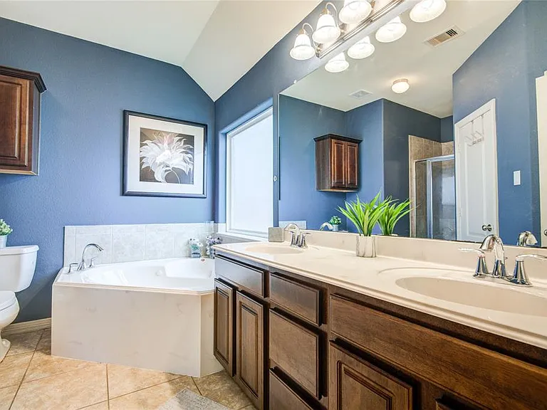 1511 Andrews St — Photo 12