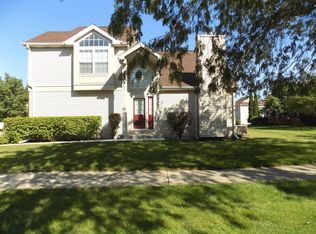 1948 Tamahawk Ln, Naperville, IL 60564