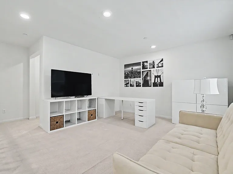 821 Parisa Pl — Photo 26