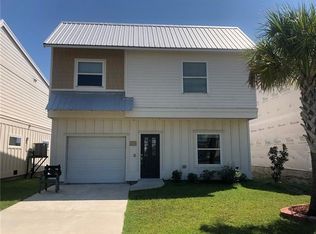205 Marina Rd, Chalmette, LA 70043