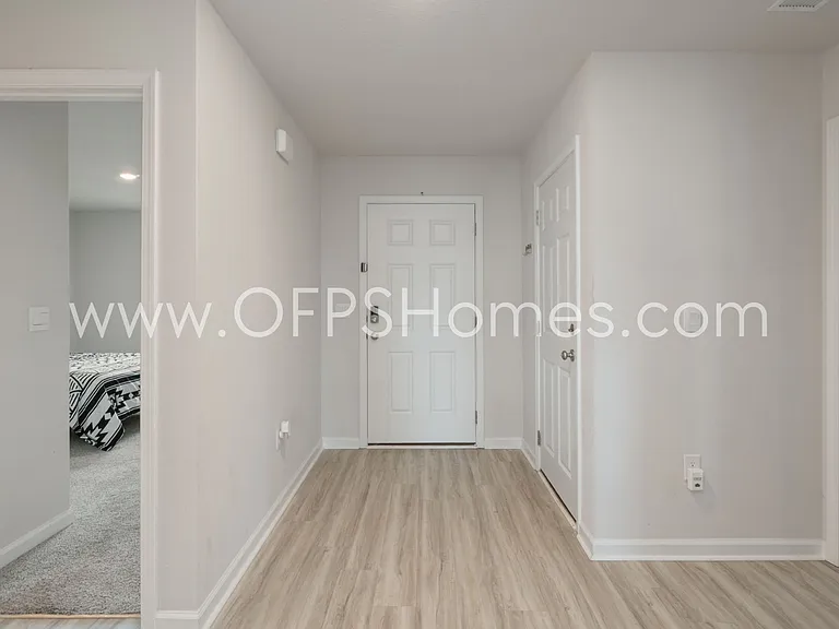 4627 Naval Ct — Photo 4