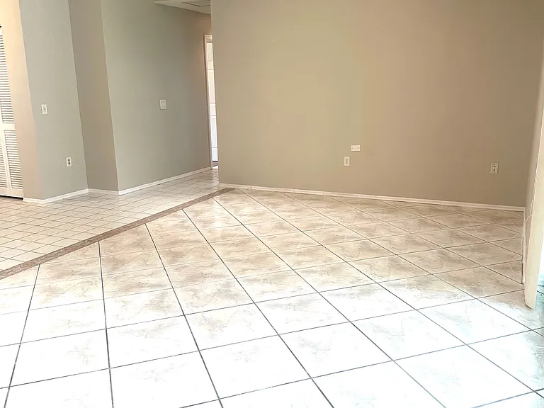 2211 Gold Oak Ln — Photo 18