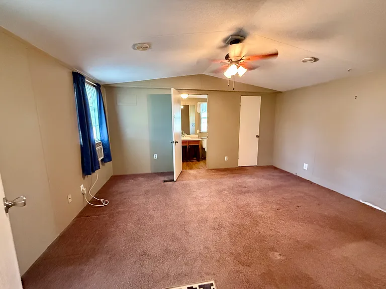593 Grove Ln — Photo 11