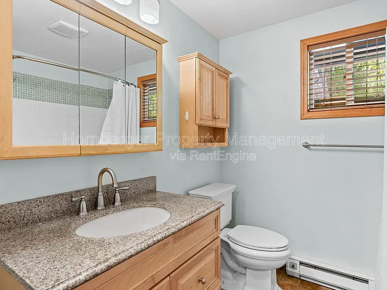 1703 N Walnut Rd — Photo 11