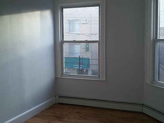 4th image of 10704 Jamaica Ave #2F