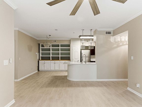 3rd image of 700 Daniel Ellis Dr APT 8106